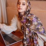 Ross Kraşli Şal-Sarmaşık Güller